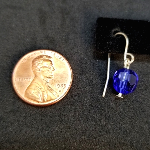 Deep blue crystal earrings 💙 - Picture 6 of 6